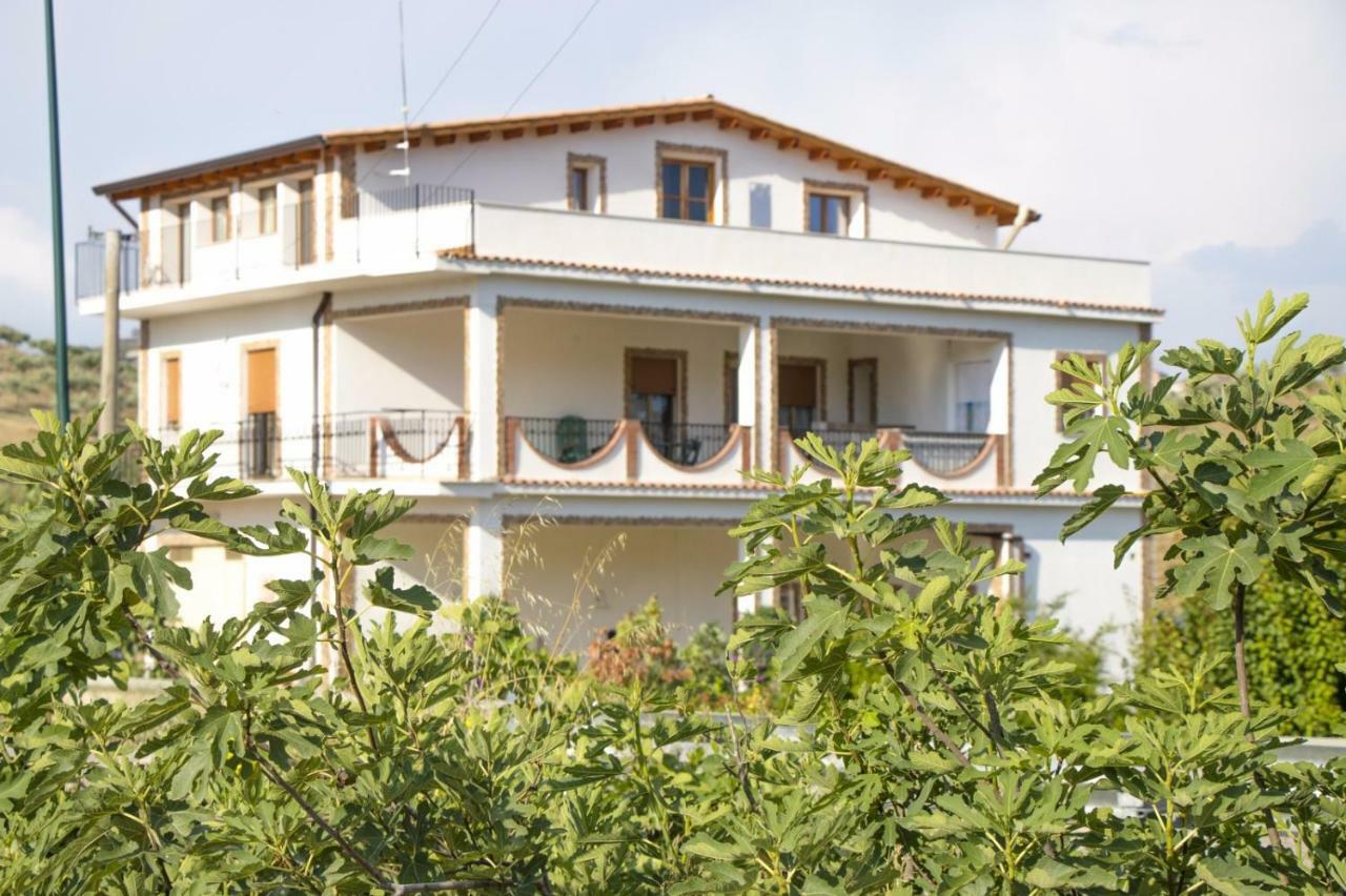 Casa Vacanza Villa Anna Raffadali Bagian luar foto